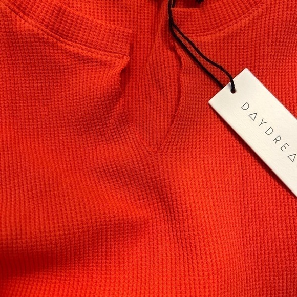 Daydreamer Solid Notch Neck Thermal in Burnt Red Pigment - Picture 5 of 6